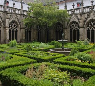 medieval gardens